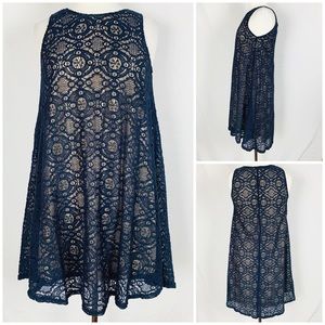 Sharagano NWT Size 4 Sleeveless Lace Overlay Dress